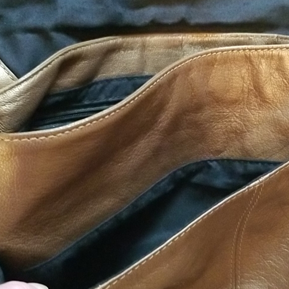 Kenneth Cole Reaction Handbag - Picture 6 of 8